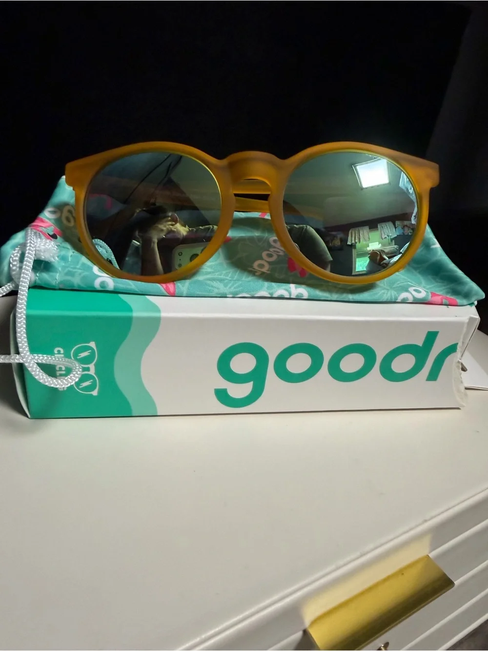 Authentic Goodr ‘Freshly Baked Man Buns’ Round Sunglasses in Yellow/Orange NWT